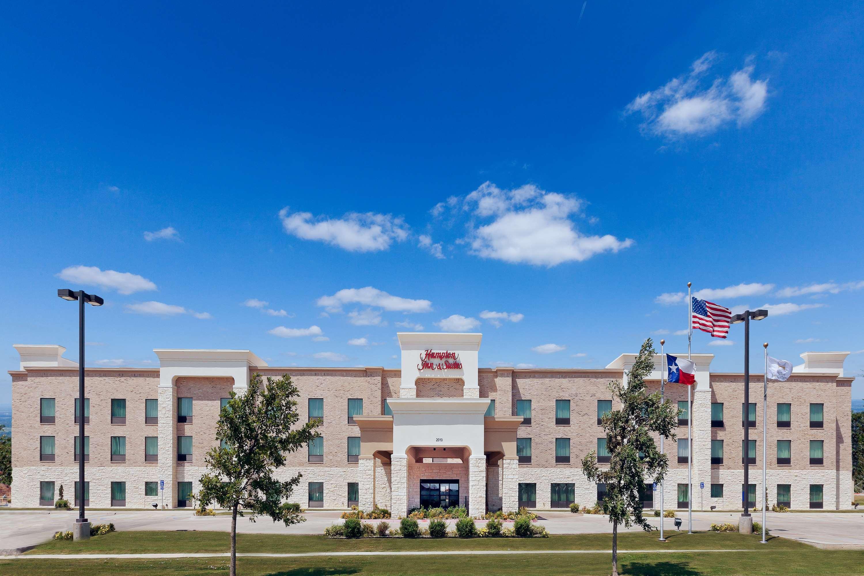 Hampton Inn & Suites Dumas Exterior photo